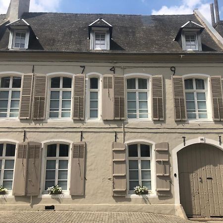 Aux Remparts De Montreuil Bed & Breakfast Montreuil  Екстериор снимка