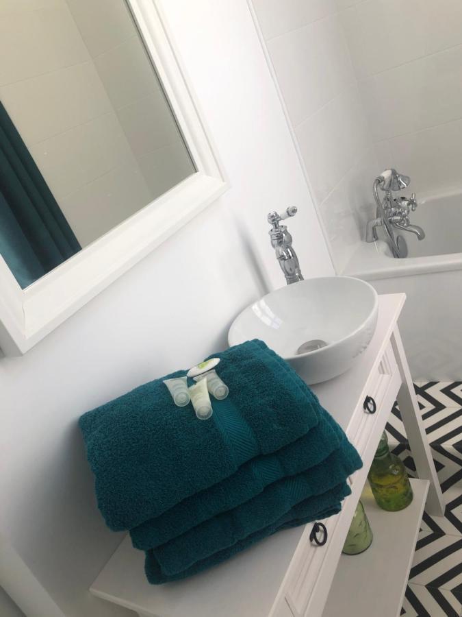 Aux Remparts De Montreuil Bed & Breakfast Montreuil  Екстериор снимка
